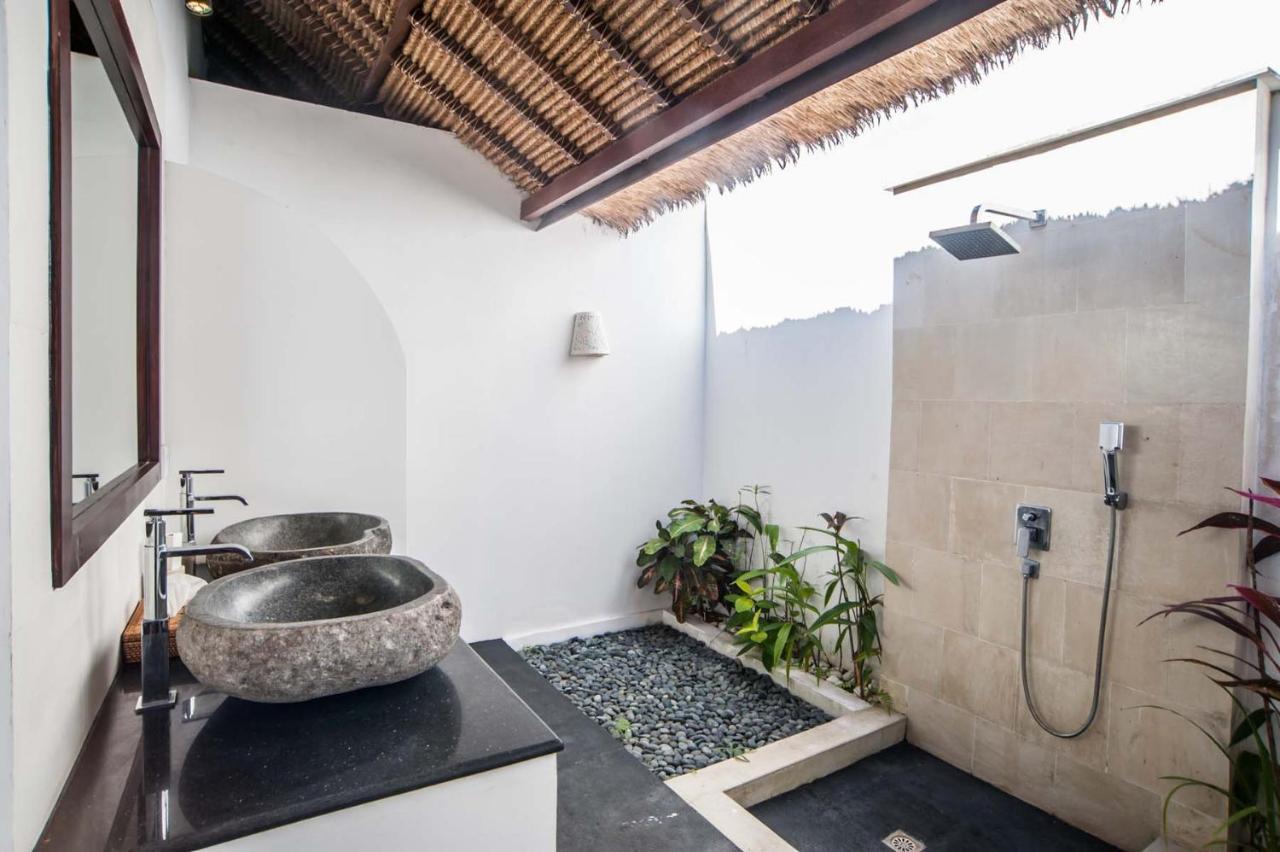 Villa Michiko Uluwatu Exteriör bild