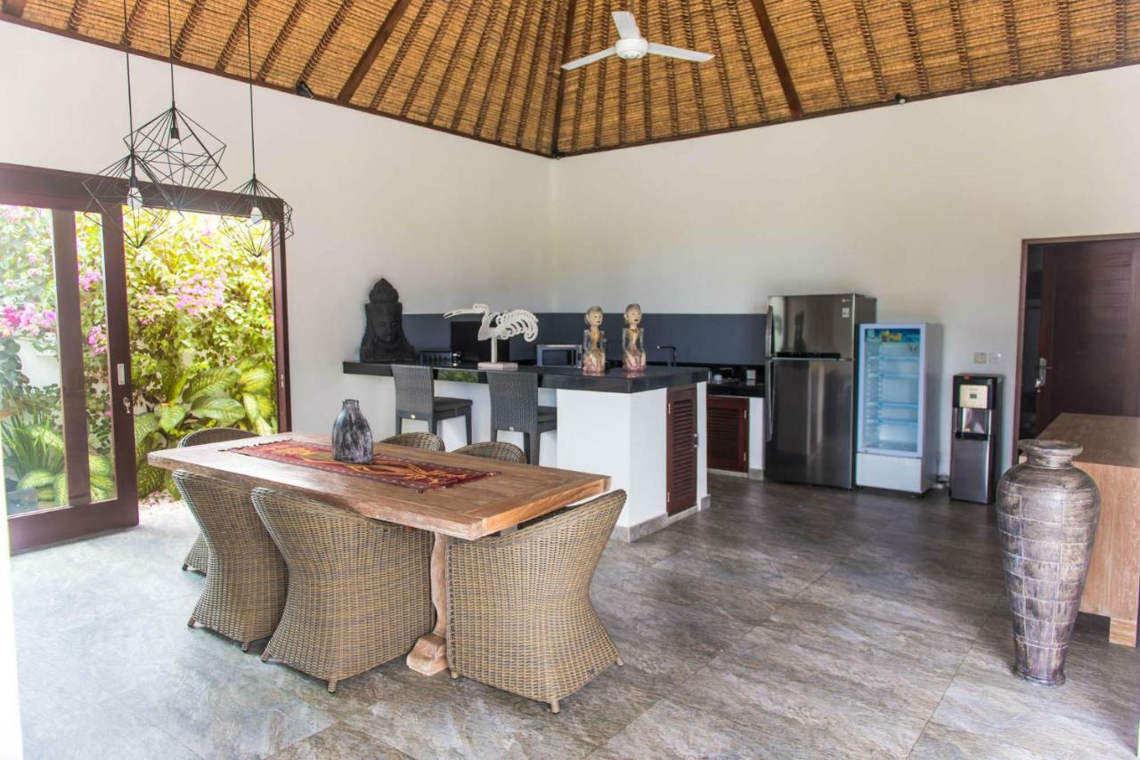 Villa Michiko Uluwatu Exteriör bild