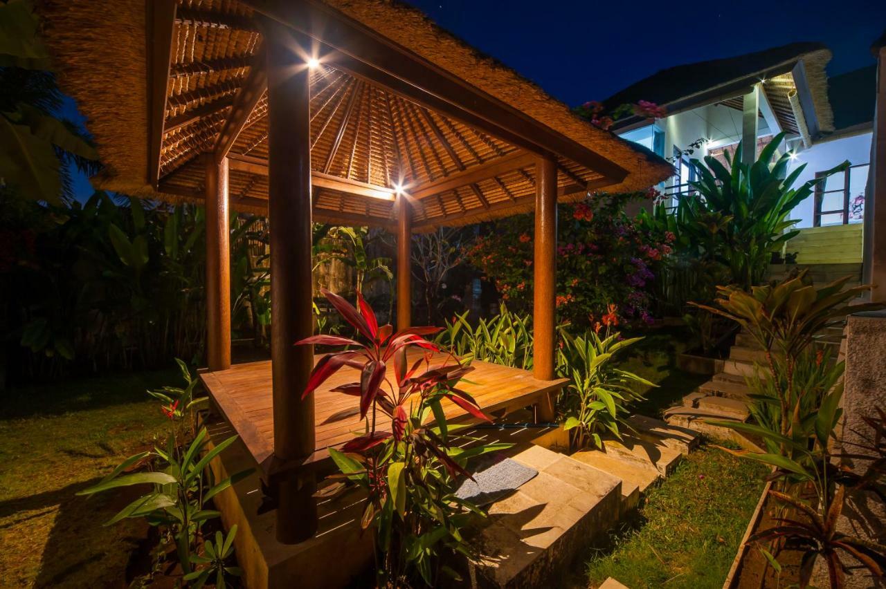 Villa Michiko Uluwatu Exteriör bild